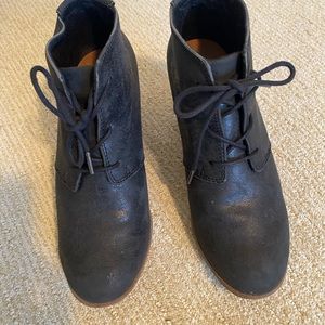 Toms size 9 boot